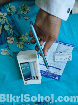 Mi A2 lite (4/64)